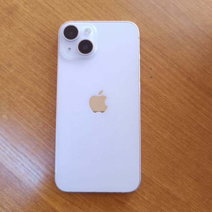 iPhone 14 в хорошем состоянии.