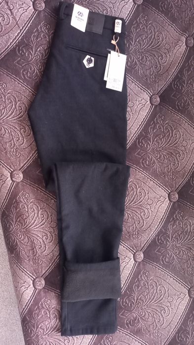 Продам школьные брюки
