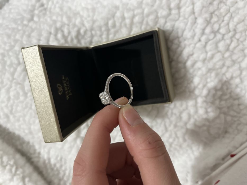 Inel de logodna cu diamante  aur alb  9k marime 55