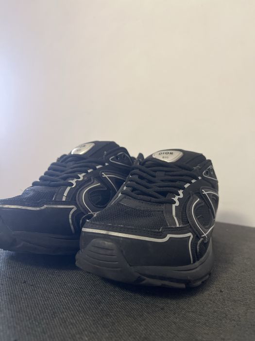 Dior B30 negru.