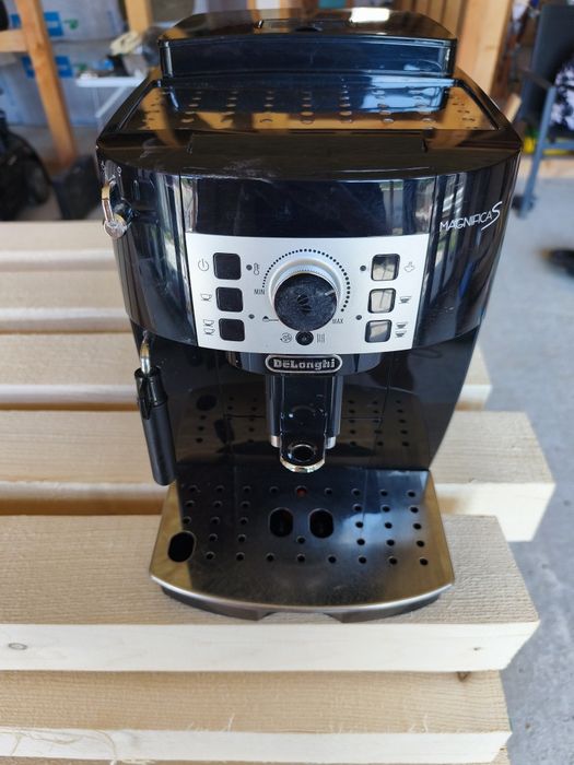 Кафемашина Delongi magnifica s