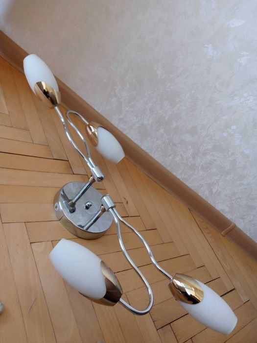 Продавам осветителни тела