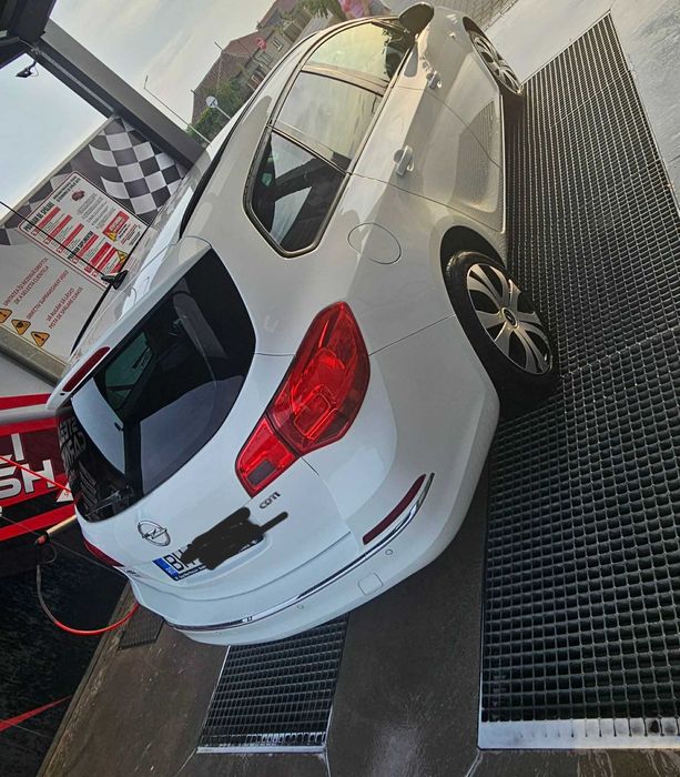 Opel Astra J Sport Tourer 1.7 cdti