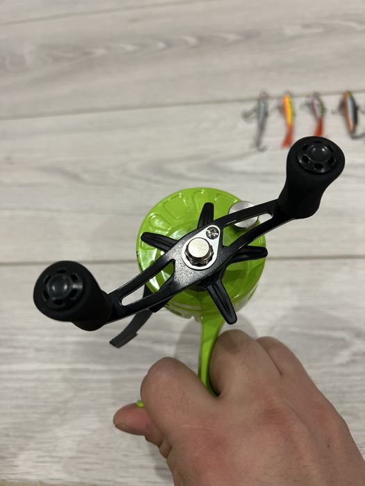 Продам комплект для зимней рыбалки