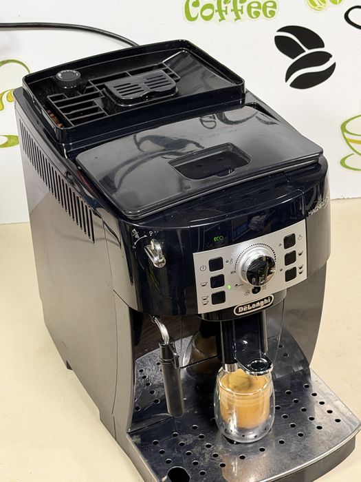 Кафемашина кафе автомат delonghi magnifica S с гаранция