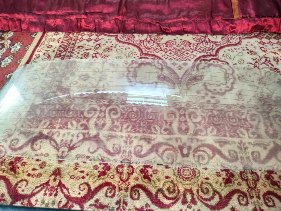 Продается стекло заднее от машины Москвич.