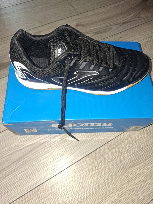 Adidasi fotbal in sala