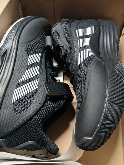 Маратонки адидас