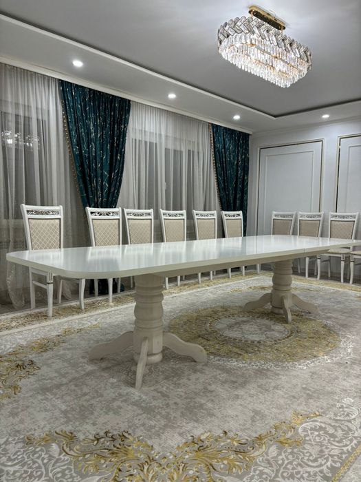 Стол для гостинной