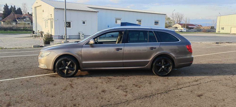 Skoda Superb 2011