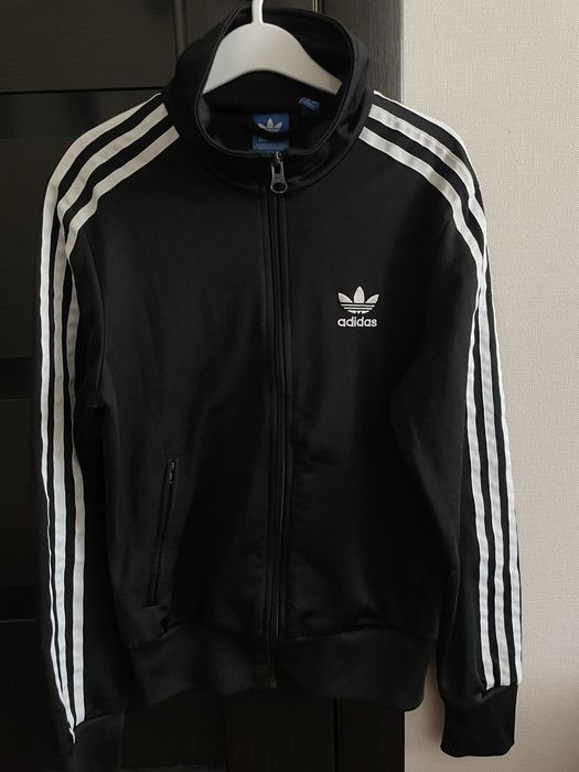 Продам спорт костюм Adidas
