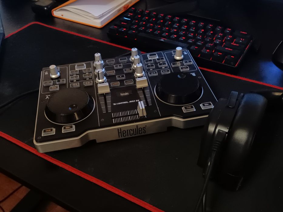DJ контролер/пулт HERCULES DJ Control MP3 E2