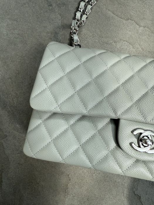 Дамска сива чанта Chanel