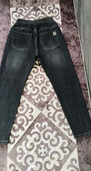 Продам джинсы мужские