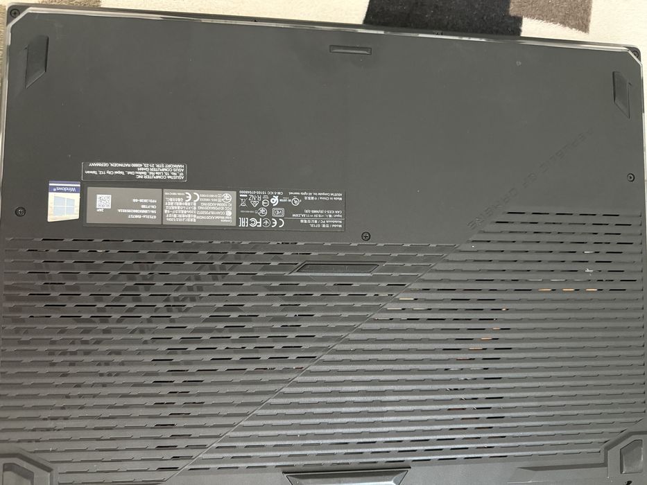 laptop Asus   Pentru piese