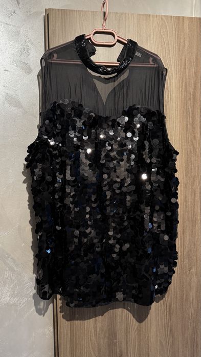 Черна рокля с пайети