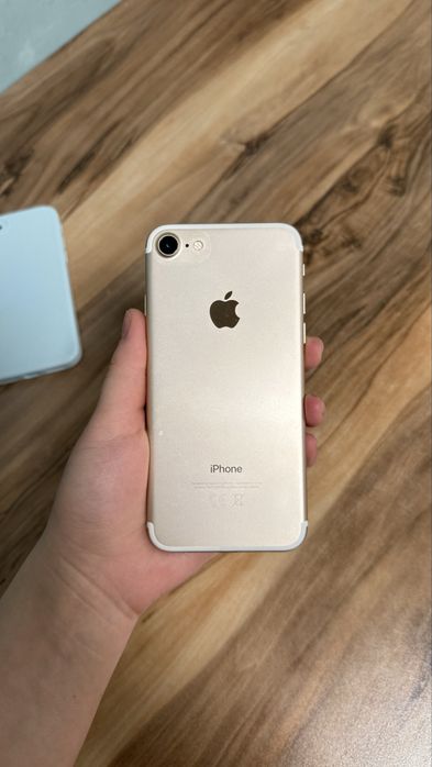 Продается Iphone 7