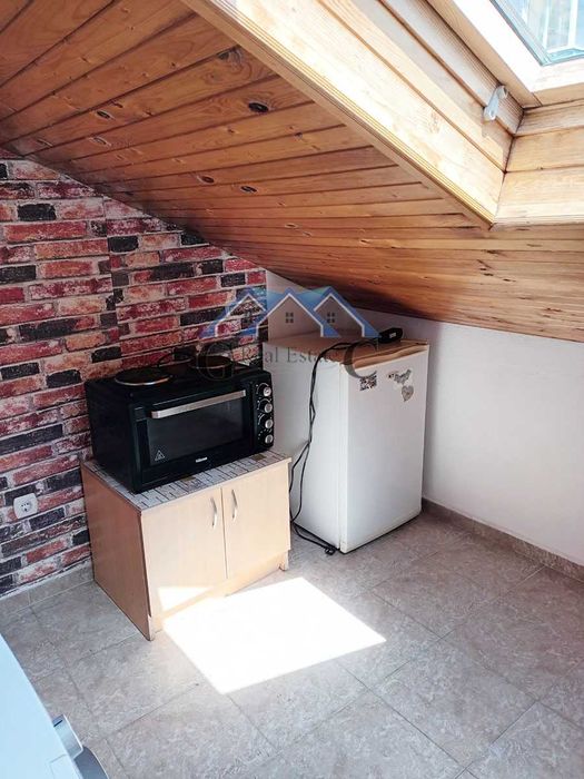 Дава се под наем Етаж от къща в Варна, Левски - 20 кв.м за 229.5 € - Снимка #5