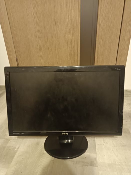Vând urgent monitor BENQ foarte bun