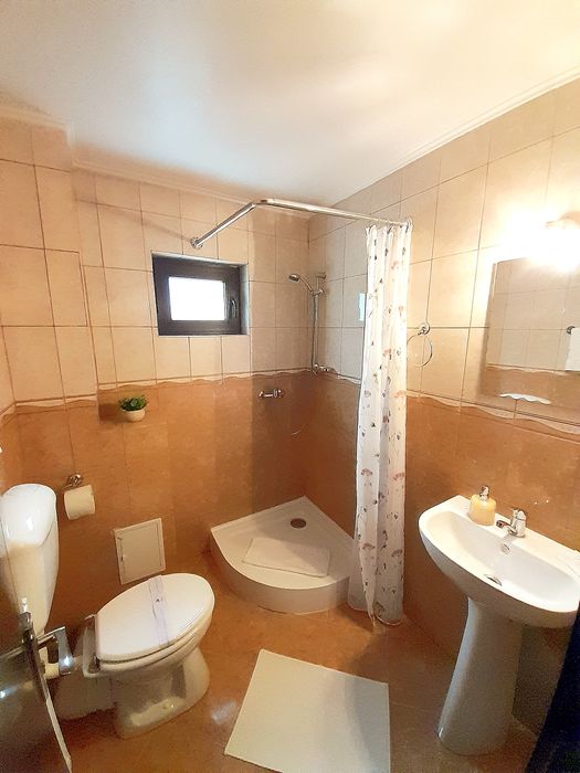 Cazare Bușteni in regim hotelier‼️camera dubla cu balcon și baie propr