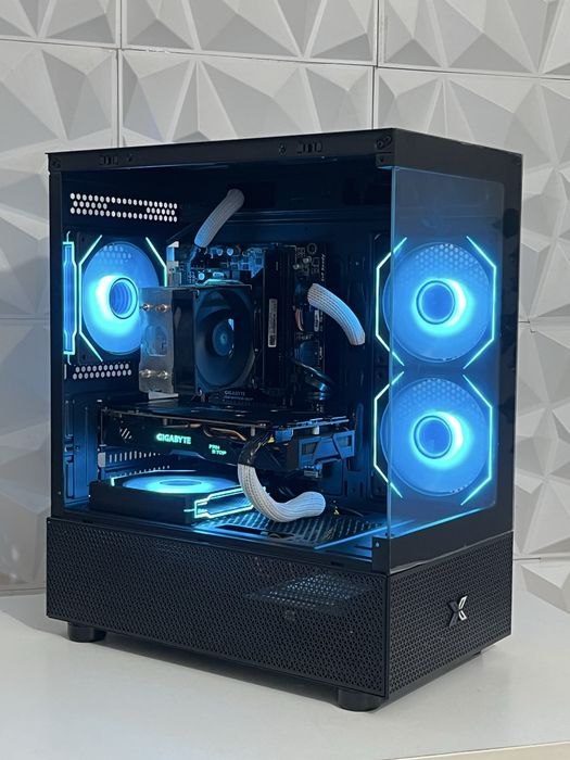 Геймърски компютър / RX 580 / i7 6700 / 16GB RAM