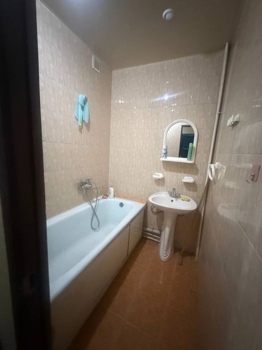 Аренда 2/1/4  на массиве ТТЗ-1 
Ориентир:теннисные корты
Площадь: 30м