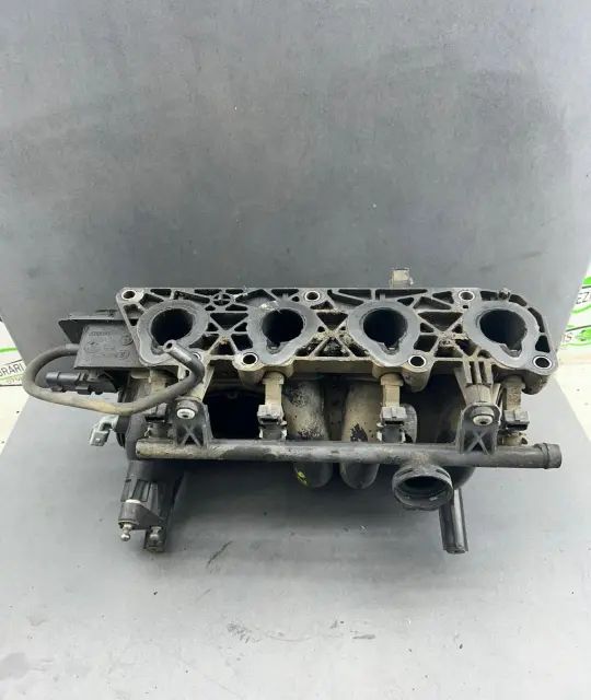 Galerie admisie 8200402997 8200402997 Dacia Logan 2005 1.4 MT (75 hp)