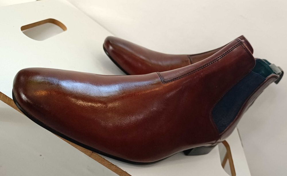 Ghete chelsea 41.5 42  plain toe Ted Baker London NOI piele naturala