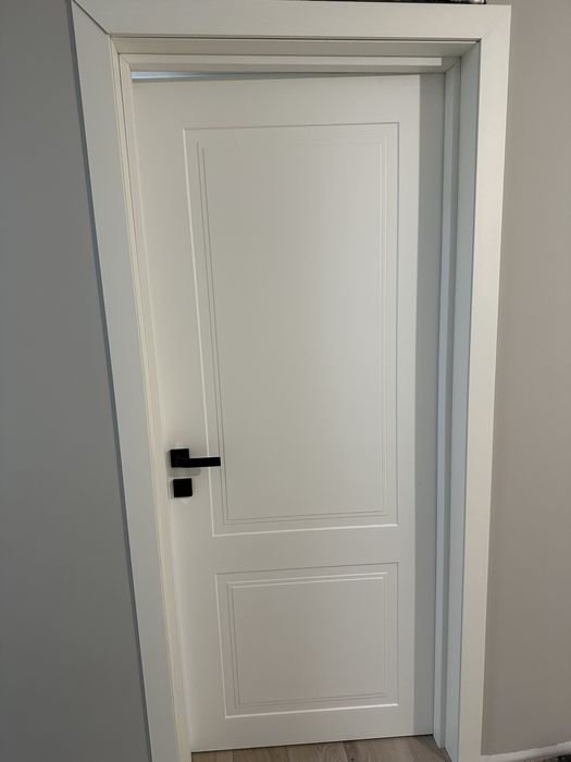 Vand usi din MDF vopsite la pret redus si plinta din MDF nevopsita