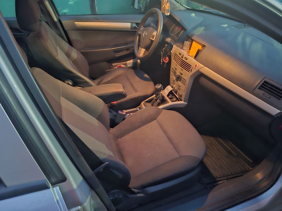 Vând Opel Astra,  H, 1,4 benzină,  an 2008