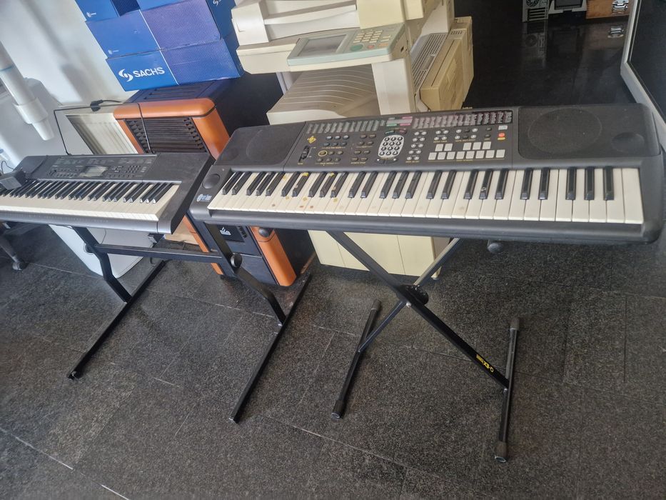 Saxafon marca Yamaha și orga Casio