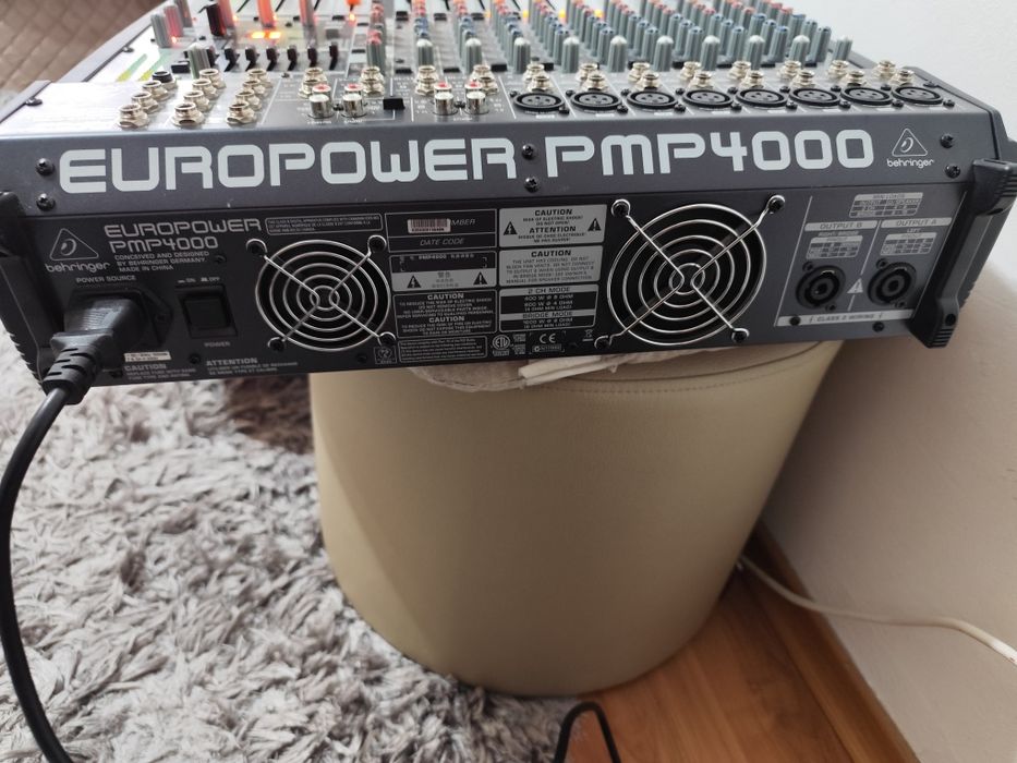 Vând mixer pmp. 4000