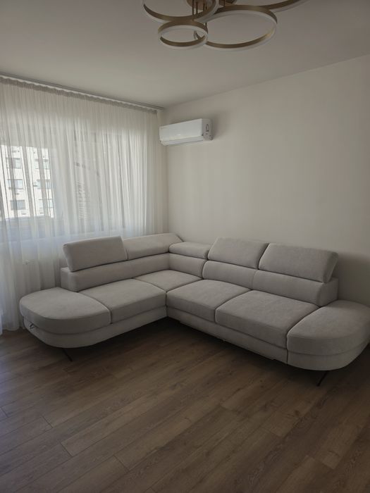 Vând coltar extensibil cu lada de depozitare, BEJ