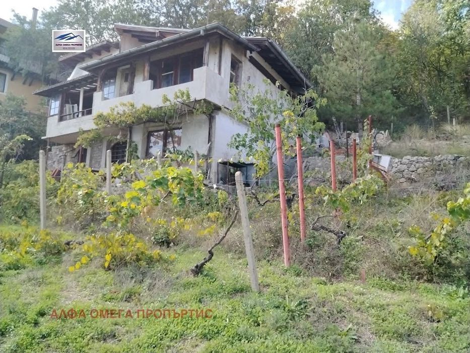Продавам 2 къщи в един парцел в гр Варна Панорама море