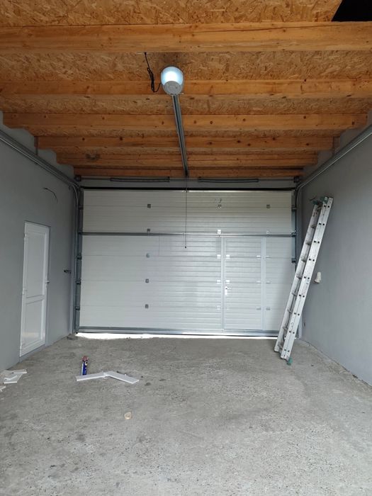 Poarta de garaj/ usa pentru garaj/ usi secționale/ usa industriala/