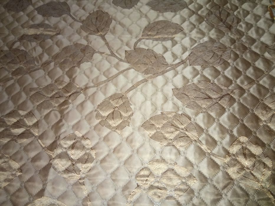 Покрывало новое.