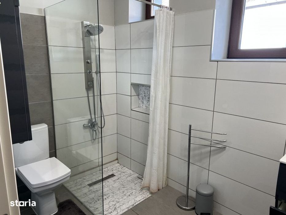 casa singur in curte 3 camere zona stefan cel mare