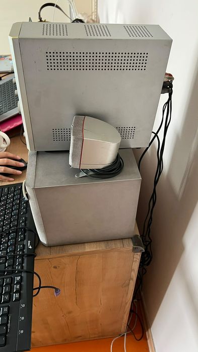 Акустика Microlab + клавиатура Genius, комплект