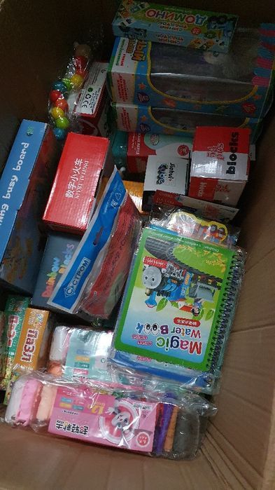 Одежда и игрушки