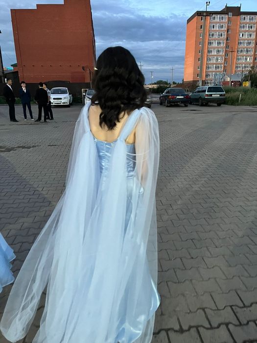 Продам вечернее платье Есть Каспий  RED