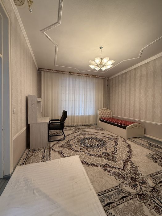 Продаётся 12-комнатный дом на участке 11 соток. Сергели ул. Навруз