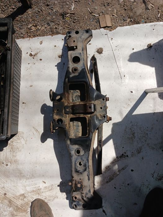 Балка Мазда 323 на 1995г