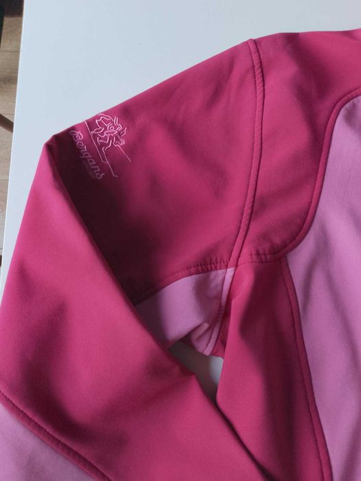 Оригинално софшел туристическо яке Bergans Lyngen Lady Softshell