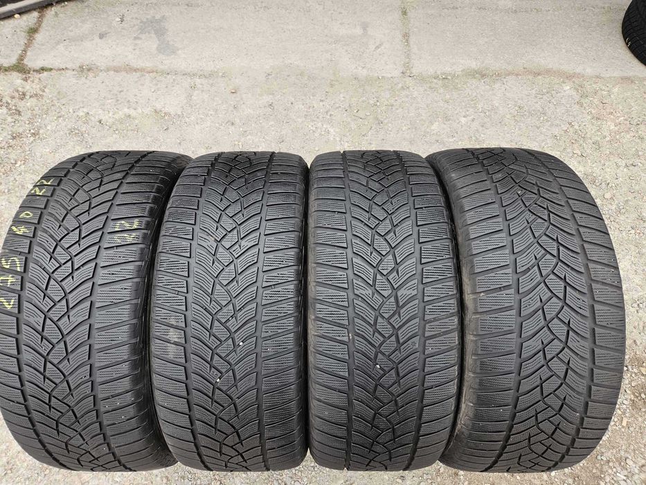 SET 4 Anvelope Iarna 275/40 R22 GOODYEAR Ultragrip Performance + 107V
