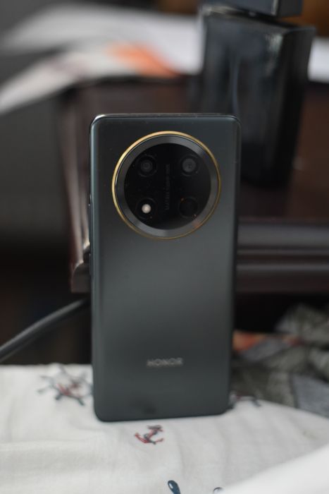 URGENT Vand Honor magic 7 Lite 5G (256GB, 8GB RAM) Titanium Black – Pachet Complet, ÎN GARANȚIE