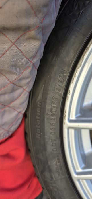 Гуми 2бр 225/45/17 - 1бр  - 89лв