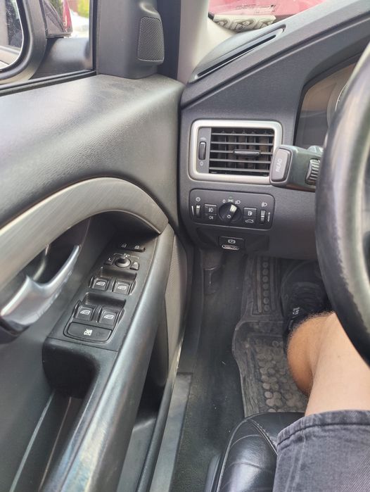 VOLVO V70 2010 — imagine 4