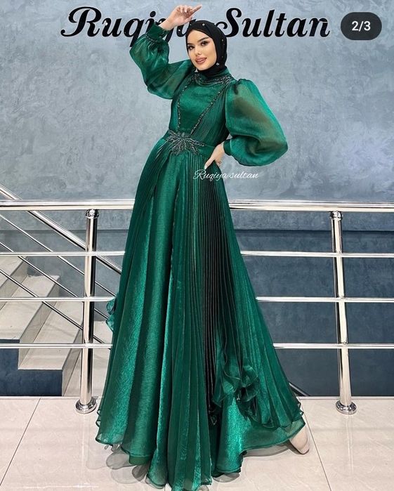 Красивая вечернее платье