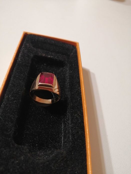 Златен мъжки пръстен