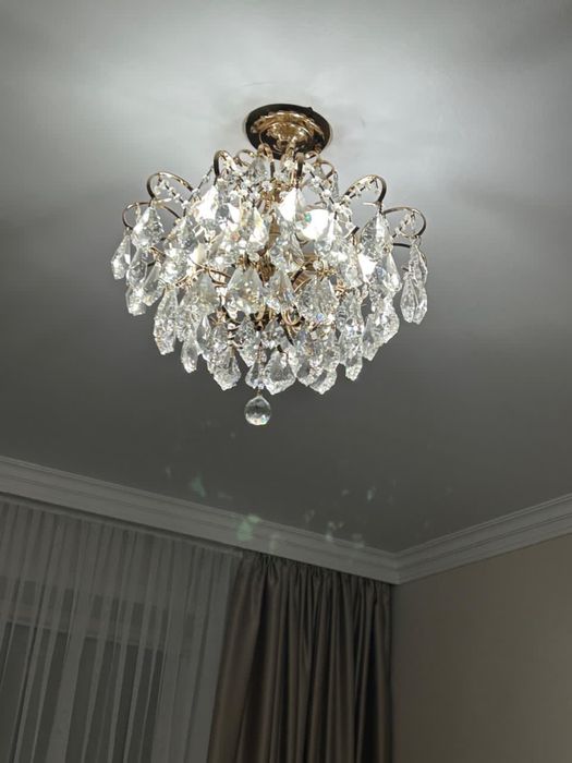 Продам люстру в отличном состоянии